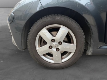 Toyota aygo 1.0 vvt-i les bleus m-mt / bluetooth / radar de recul occasion paris 17ème (75)(porte maillot) simplicicar...