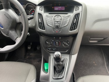 Ford focus 1.6 ti-vct 85 trend / garantie 12 mois occasion paris 17ème (75)(porte maillot) simplicicar simplicibike france