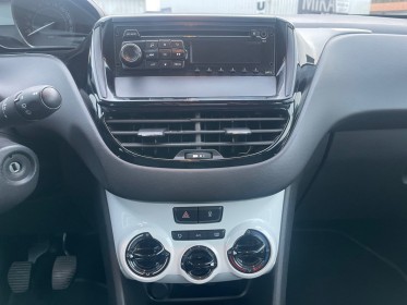 Peugeot 208 3 portes 1.2 68ch like / entretien complet à jour / ct ok / garantie 12 mois occasion simplicicar royan...