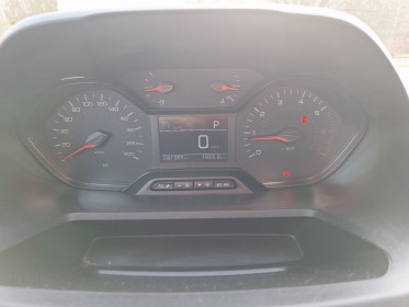 Peugeot partner fourgon standard bluehdi 130 eat8 - suivi/caméra ar/plancher bois/carplay/attelage - garantie 12 mois...