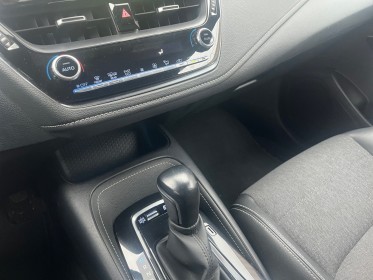 Toyota corolla hybride my21 122h design - suivi complet - faible kms - garantie 12 mois occasion simplicicar lyon nord...