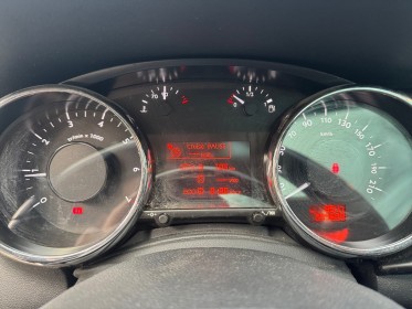 Peugeot 3008 130ch crossway / caméra de recul / sièges chauffants /  toit panoramique / affichage tête haute occasion...