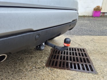 Dacia duster dci 110 4x2 prestige attelage camera recul navigation bluetooth garantie 12 mois occasion simplicicar valence -...