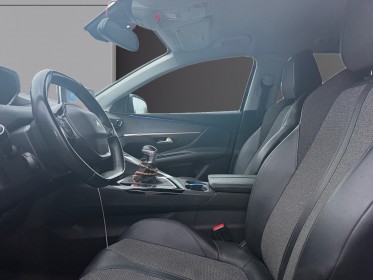 Peugeot 3008 bluehdi 130ch ss bvm6 allure - sièges chauffants - caméra - feux led occasion simplicicar salon de provence...