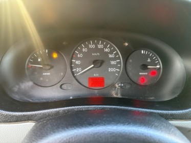 Renault kangoo 1.5 dci 65 expression kit distribution neuf / ct ok occasion avignon (84) simplicicar simplicibike france