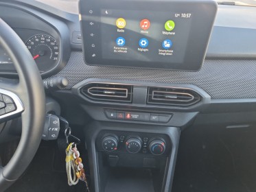 Dacia sandero sce 65 - 22 confort - clim - carplay - garantie 12 mois occasion simplicicar marignane  simplicicar...