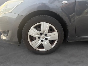 Toyota auris 90 d-4d linéa terra, fermeture centralisées, vitres électriques, garantie 12 mois occasion simplicicar...