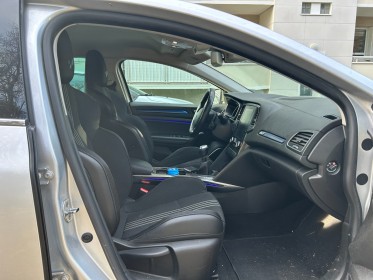 Renault megane iv berline tce 130 energy intens occasion simplicicar vaucresson simplicicar simplicibike france