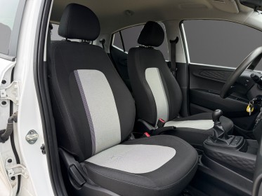 Hyundai i10 1.0 67 eco initia régulateur 1er main entretien complet hyundai garantie 12 mois occasion simplicicar poitiers...