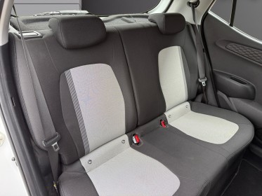 Hyundai i10 1.0 67 eco initia régulateur 1er main entretien complet hyundai garantie 12 mois occasion simplicicar poitiers...