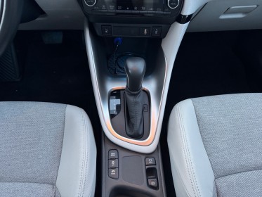 Toyota yaris hybride my22 116h iconic  entretien complet  garantie 12 mois occasion simplicicar vernon simplicicar...