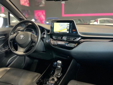 Toyota c-hr hybride pro rc18 c-hr pro 122h graphic/garantie toyota/audio jbl occasion simplicicar annecy simplicicar...