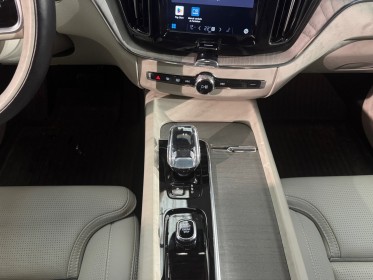 Volvo xc60 t6 recharge awd 253 ch  145 ch geartronic 8 ultimate style dark//garantie 12mois occasion simplicicar saint-jean...