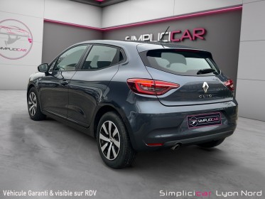 Renault clio v tce 90 equilibre - faible kms - carplay - garantie 12 mois occasion simplicicar lyon nord simplicicar...
