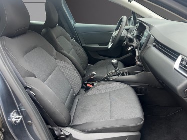 Renault clio v tce 90 equilibre - faible kms - carplay - garantie 12 mois occasion simplicicar lyon nord simplicicar...