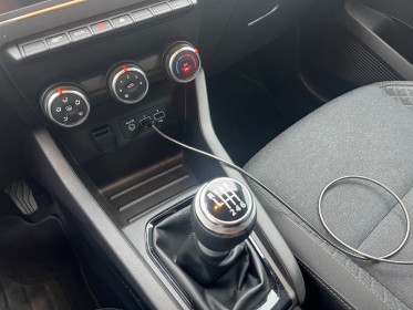 Renault clio v tce 90 equilibre - faible kms - carplay - garantie 12 mois occasion simplicicar lyon nord simplicicar...