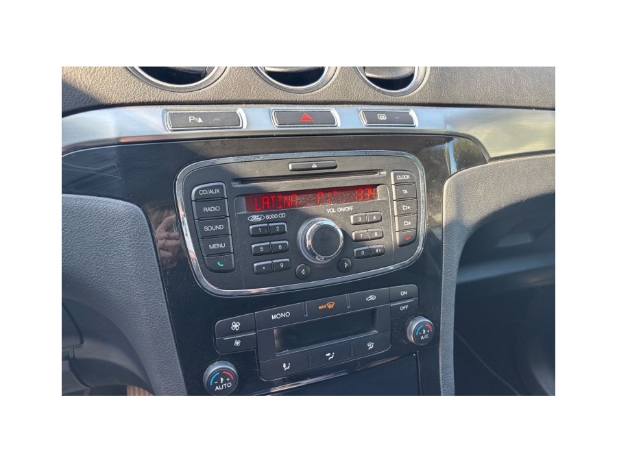 FORD d'occasion S-MAX Titanium de 2011 Nice (06)﻿