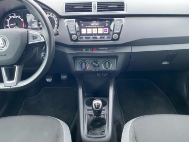 Skoda fabia 1.0 tsi 95 ch bvm5 business carplay régulateur radar de recul garantie 12 mois occasion barberey simplicicar...