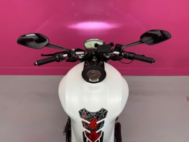 Ducati monster 821 rosso corsa permis a2 état neuf entretien complet possibilité débridage garantie 12 mois occasion...